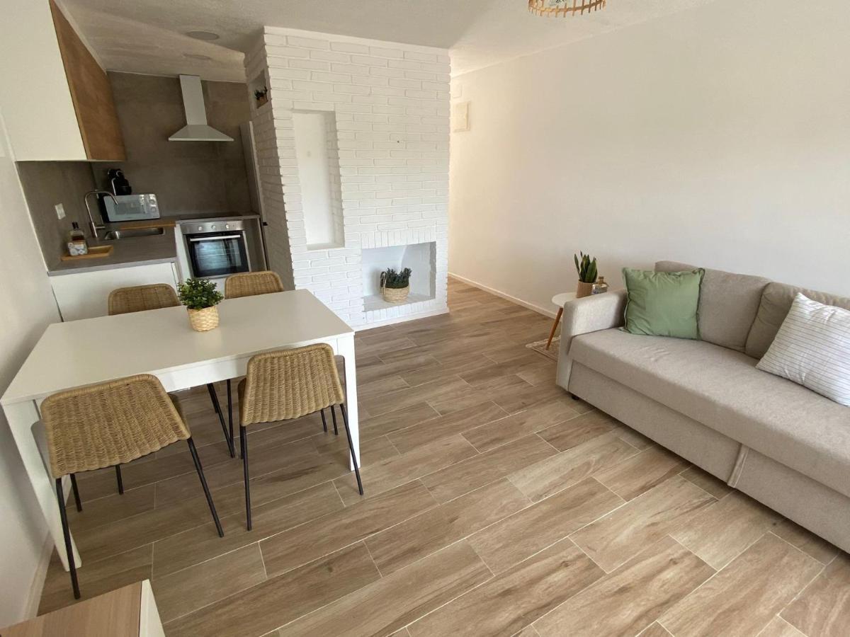 Ingrid Apartment サロウ エクステリア 写真